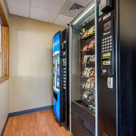 Quality Inn & Suites New Castle-3